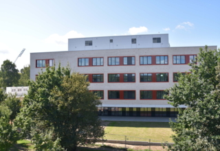 Das Biomedicum auf dem Campus Schillingallee vom Land Mecklenburg-Vorpommern feierlich an die Universitätsmedizin Rostock übergeben